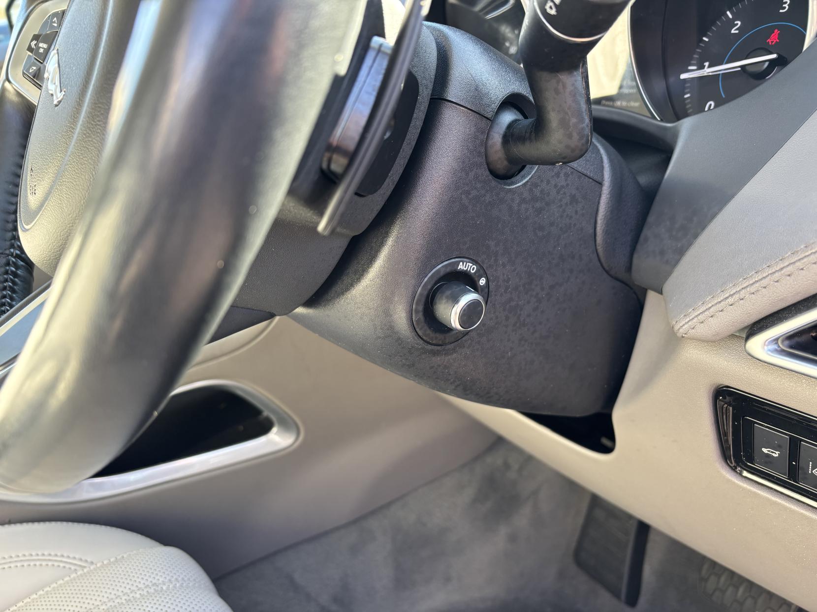 Jaguar F-PACE 2.0 D180 Portfolio SUV 5dr Diesel Auto AWD Euro 6 (s/s) (180 ps)